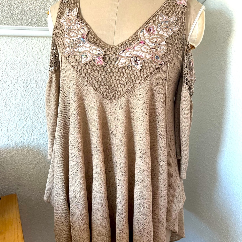 Gimmicks Top